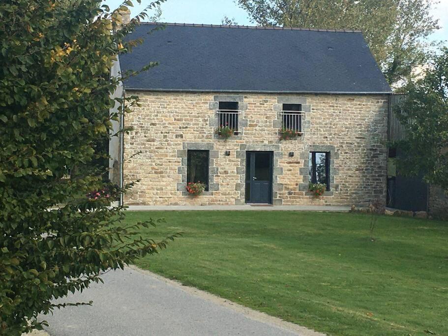 Gite A La Ferme, Au Coeur Du Mene Laurenan Экстерьер фото